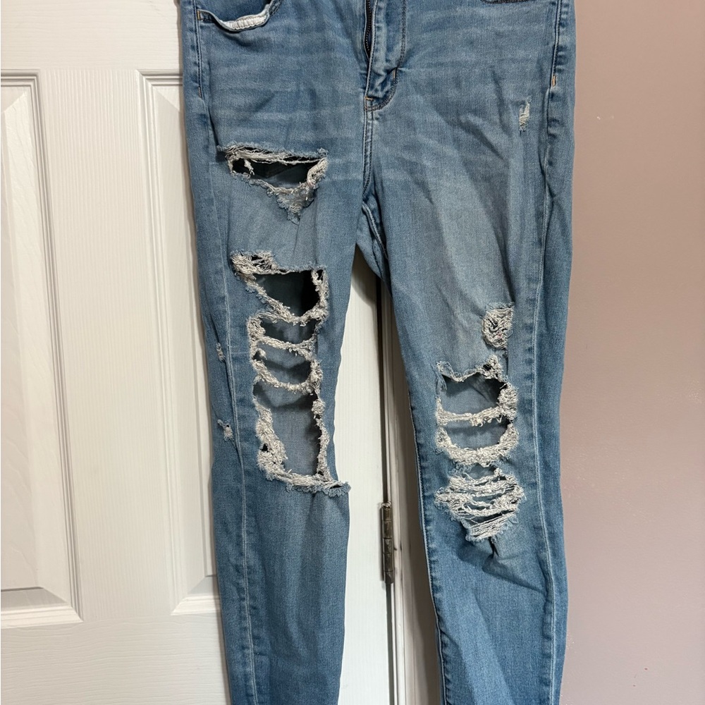 American Eagle Outfitters Light Blue Distressed Skinny Jeans